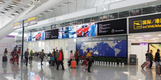 郑州机场4层出发国际安检前灯箱