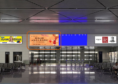 茂名站二楼候车厅检票口上方LED信息广告案例图